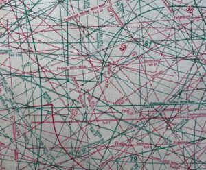 Ein Schnittmuster auf einem Blatt Papier